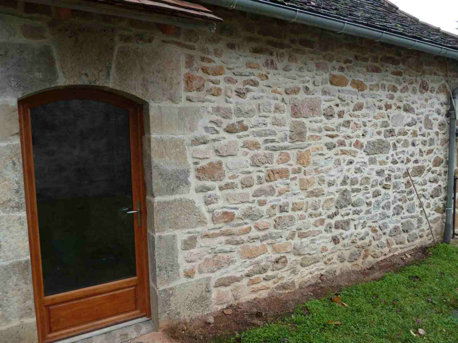 Joint à la chaux, façade en pierre dans le Nord